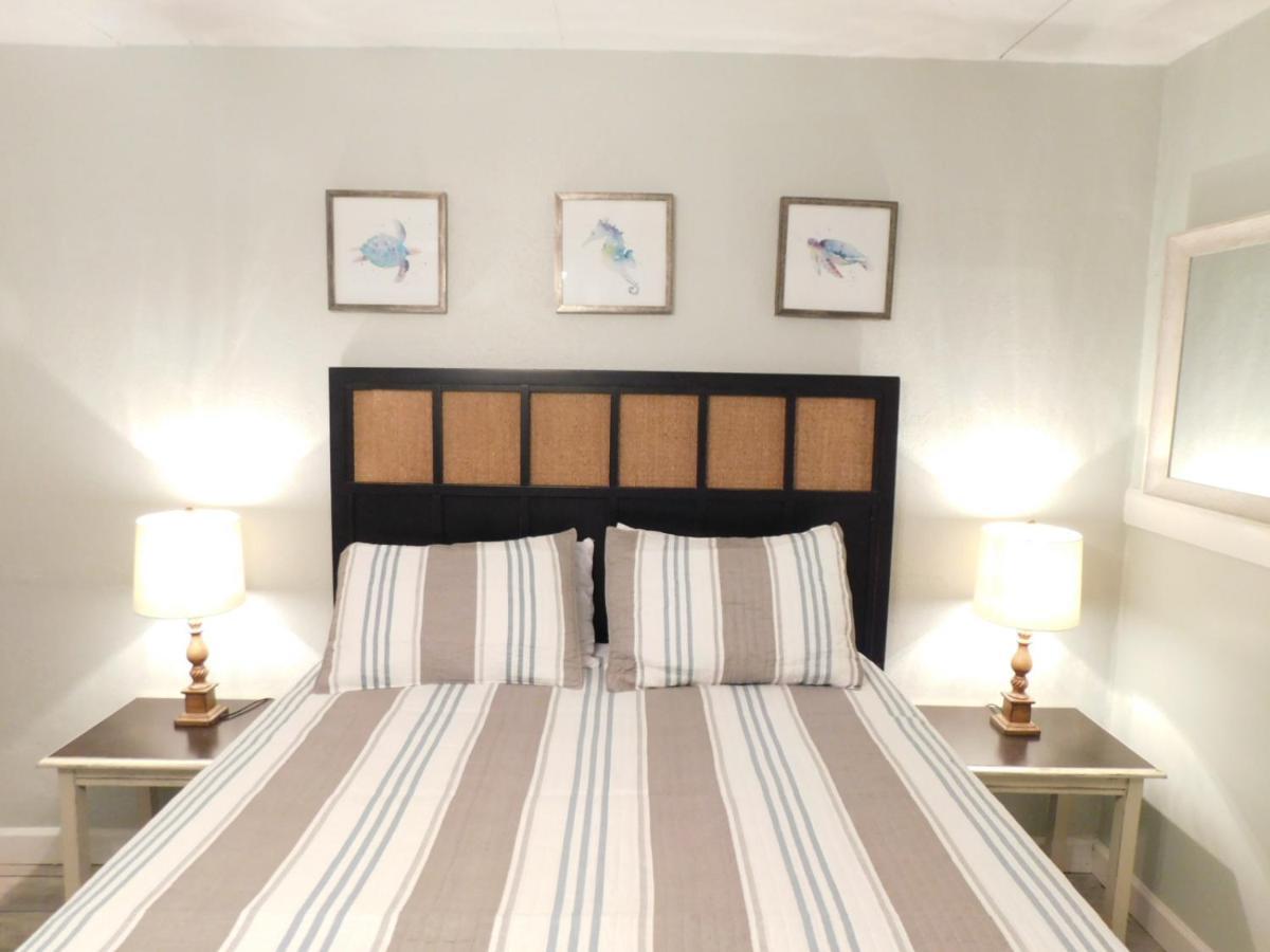 Budget Friendly Condo Perfect For A Romantic Getaway Within Walking Distance To The Beach! Gulf Shores Exterior foto
