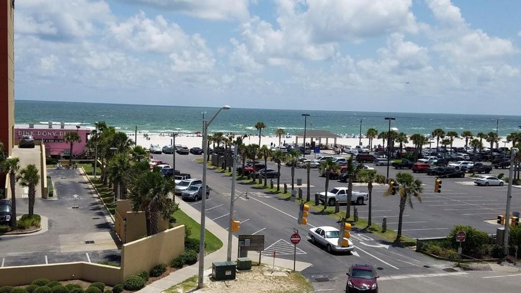 Budget Friendly Condo Perfect For A Romantic Getaway Within Walking Distance To The Beach! Gulf Shores Exterior foto